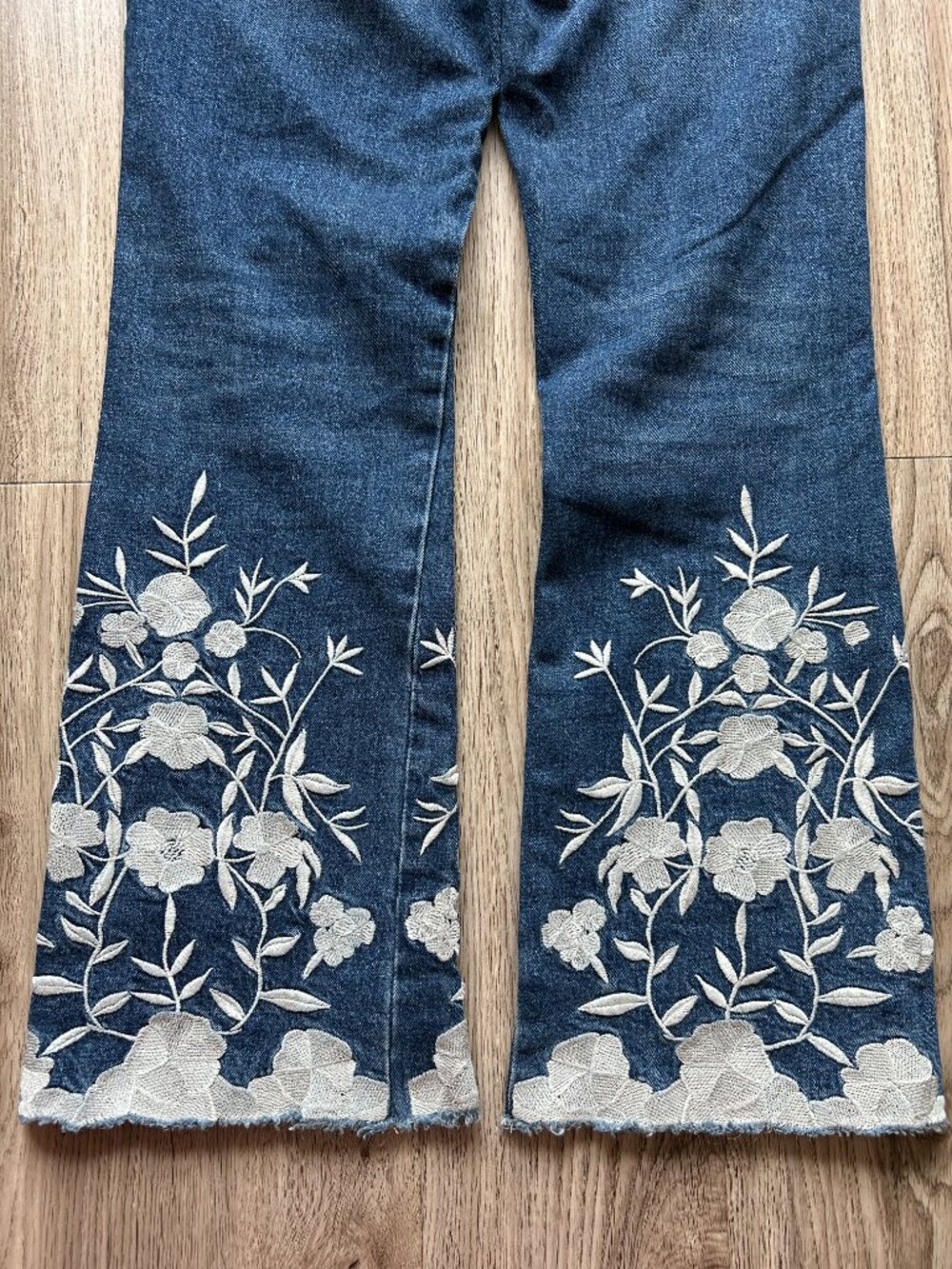 Anthropologie Pilcro High-Rise Cropped Embroidered Floral Flare Jeans Size 25 - Picture 14 of 14